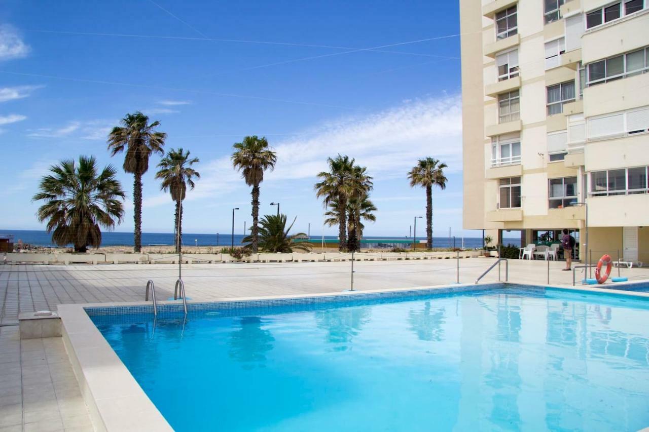 Wonderful Studio Apartment In Front Of The Beach Costa da Caparica Dış mekan fotoğraf